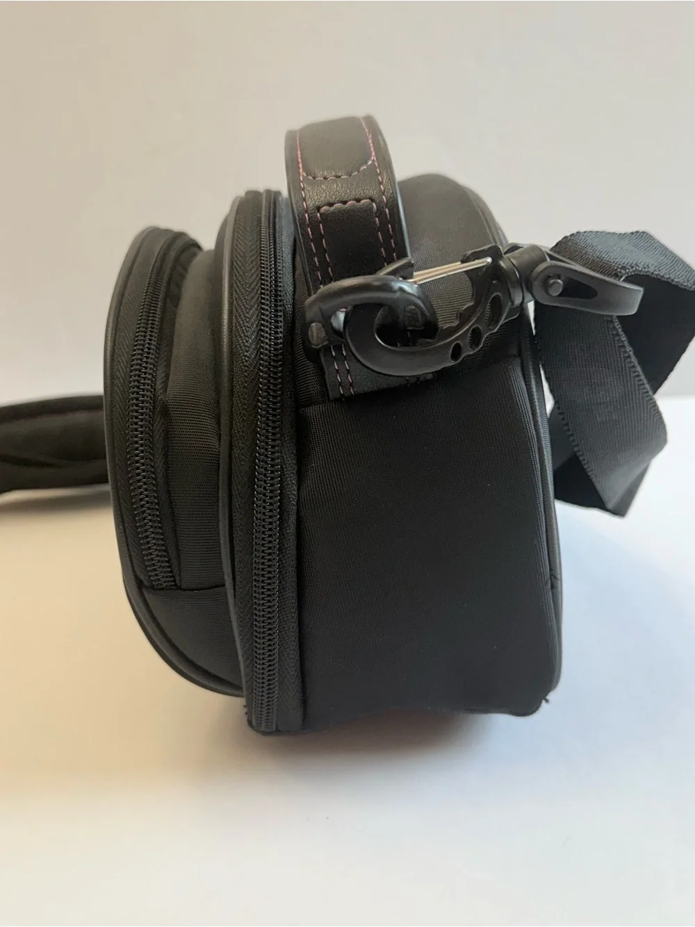 Wenger Swiss Army Rhea Padded Camera Case Bag Black Pink NWT Travel Crossbody